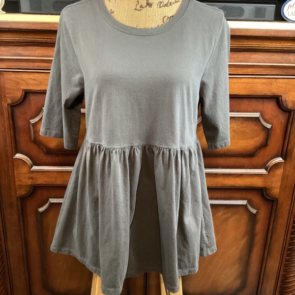 Zenana Peplum Style Top - Picture 1 of 11